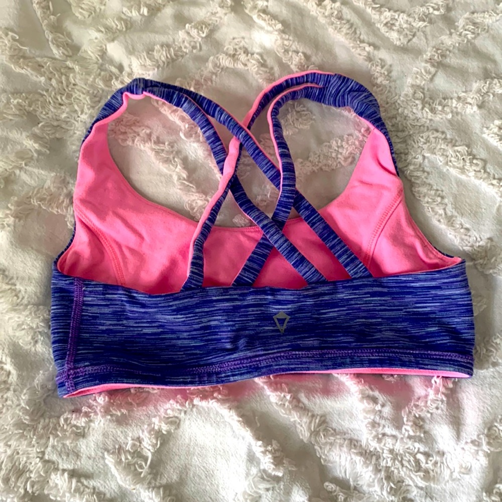 Great Iviva sports bra. Reversible